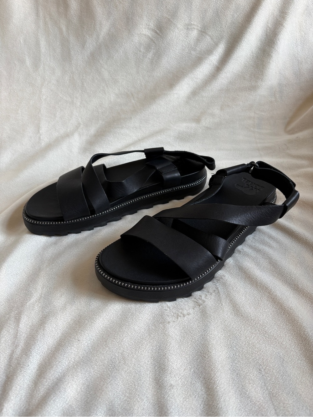 Sorel Black Slide Sandal with Embossed Logo Size 9 Brand New